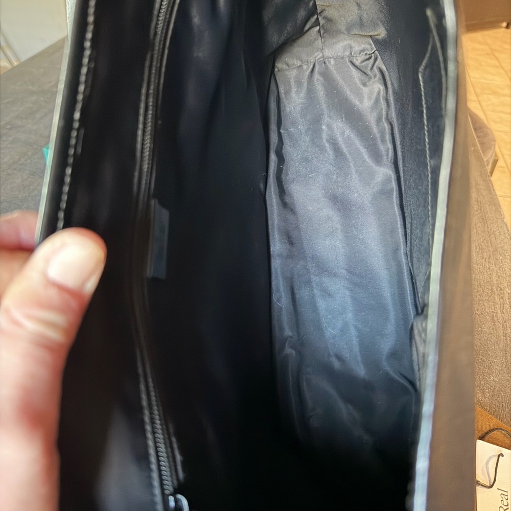 Gucci Black Messenger Bag - Picture 7 of 9
